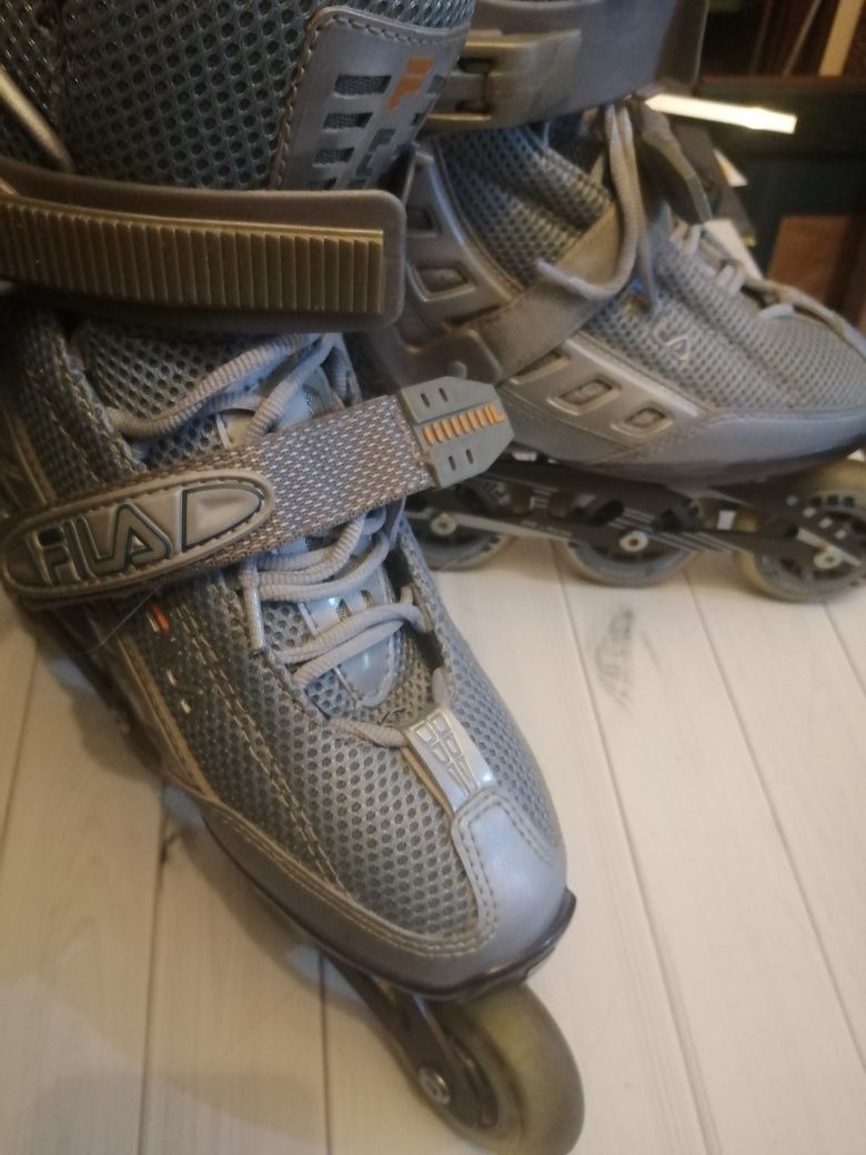 Patins em linha da Fila