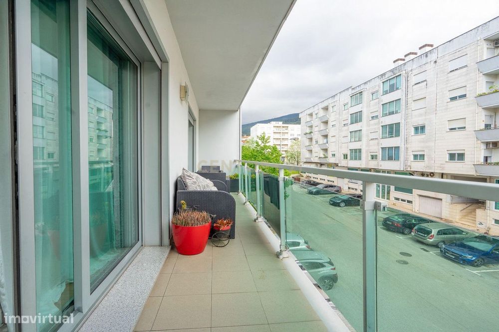 Apartamento T3 - Seminovo - C/ garagem