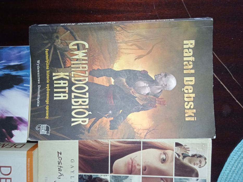 4 książki w cenie 1