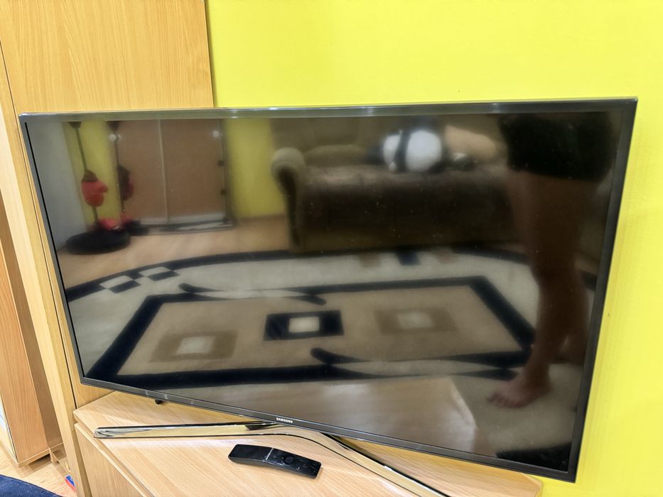 Телевізор Samsung ue40mu6100