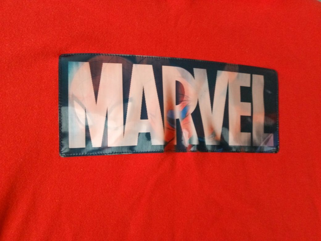 Czerwona bluza Marvel SMYK