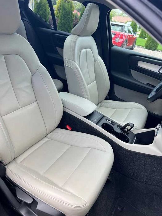 Volvo XC40  2021