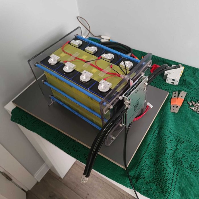 Універсальна зарядна станція (із АВР) 2kW, 220V (314 Ah, 4019 Wh)