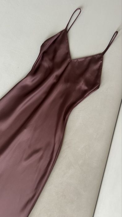 Шоколадна атласова сукня zara