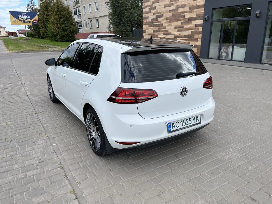 Volkswagen e-golf 2014 рік