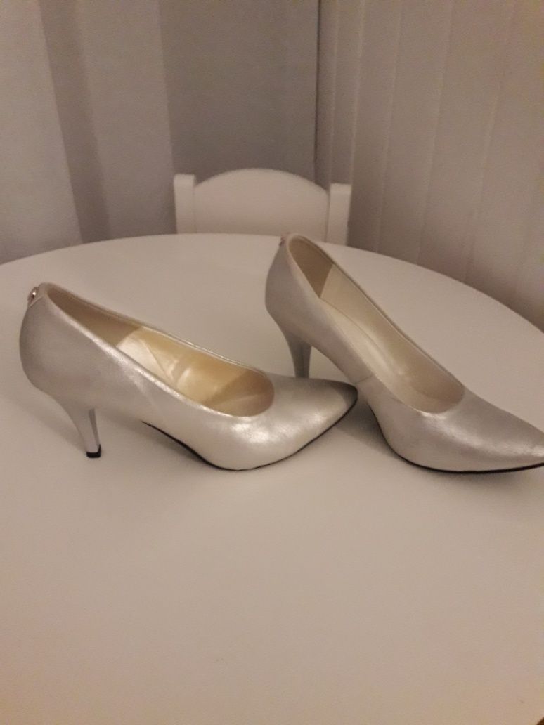 Buty - czółenka srebrne rozm.40