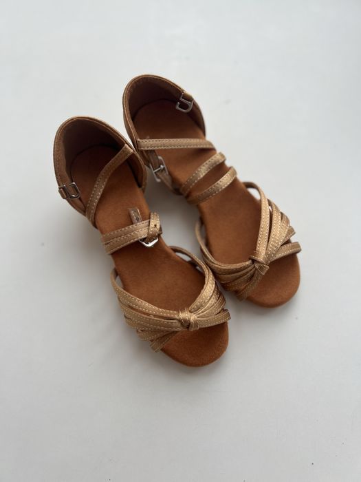 Нові туфлі від бальних танців