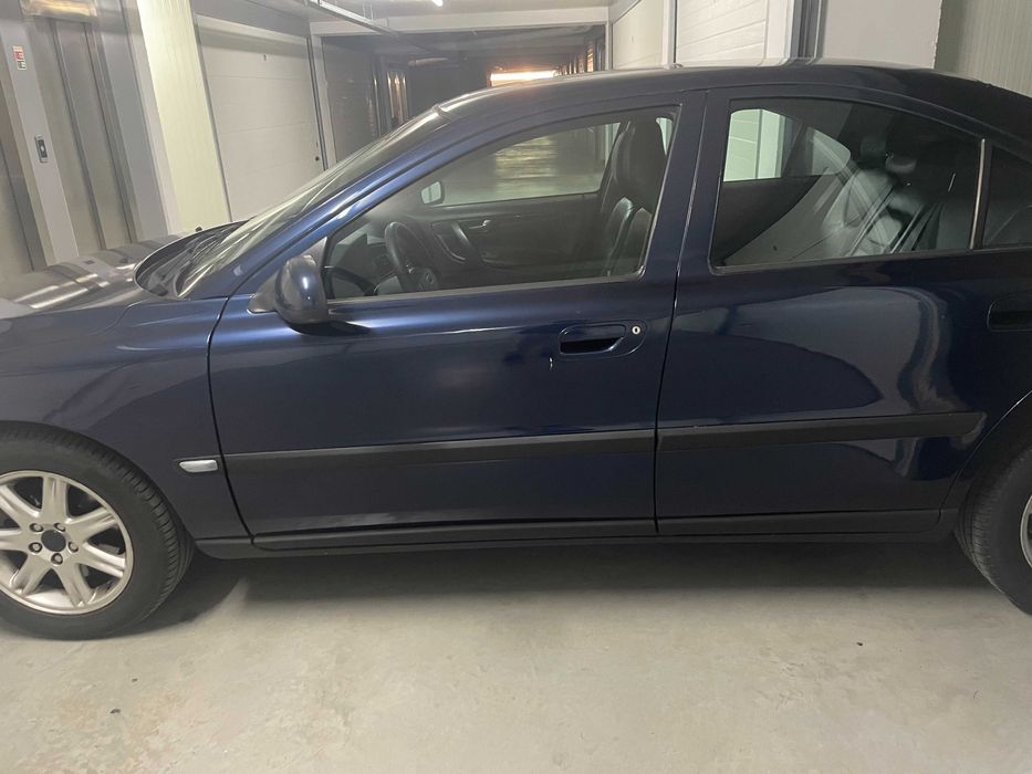 Volvo S60 D 2.0 2001 • Manual • Fiável e Confortável • Pintura Recente