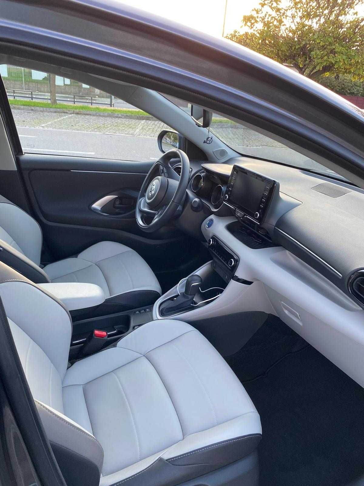 Yaris Luxory hybrid