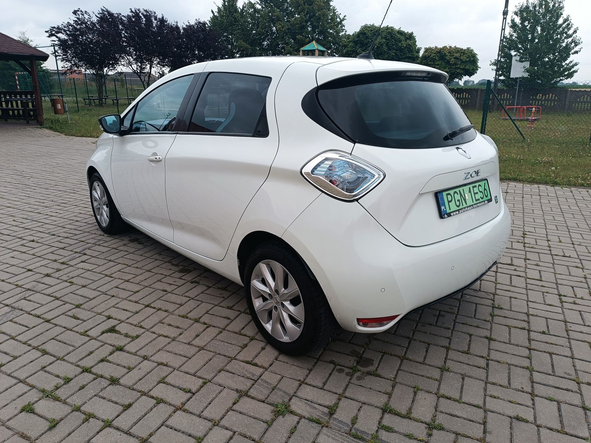 Renault Zoe z Niemiec, zarejestrowany stan bardzo dobry
