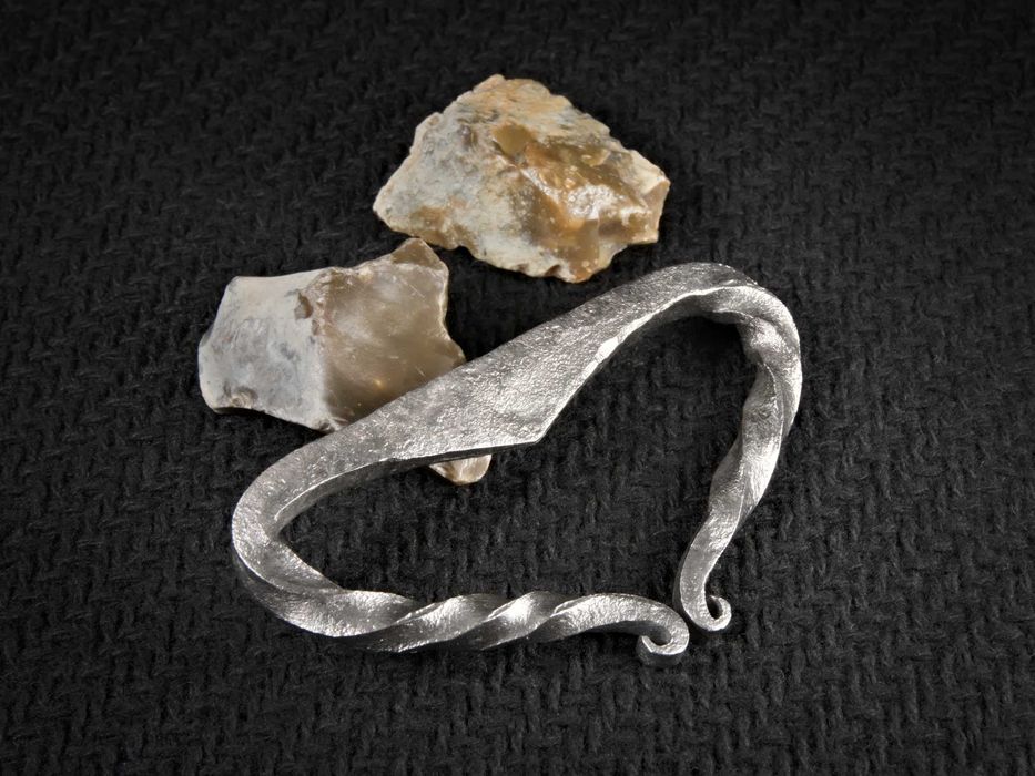 Kute krzesiwo kowalskie z krzemieniami, do bushcraftu i rekonstrukcji