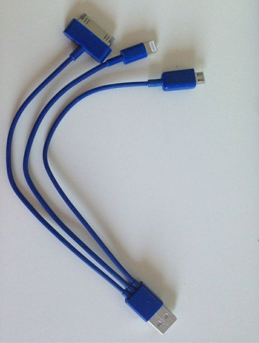 Cabo usb 3 em 1 para carregar iPod e telemoveis Android e iPhone