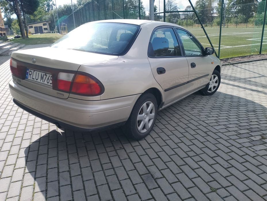 Mazda 323 1.5 benzyna