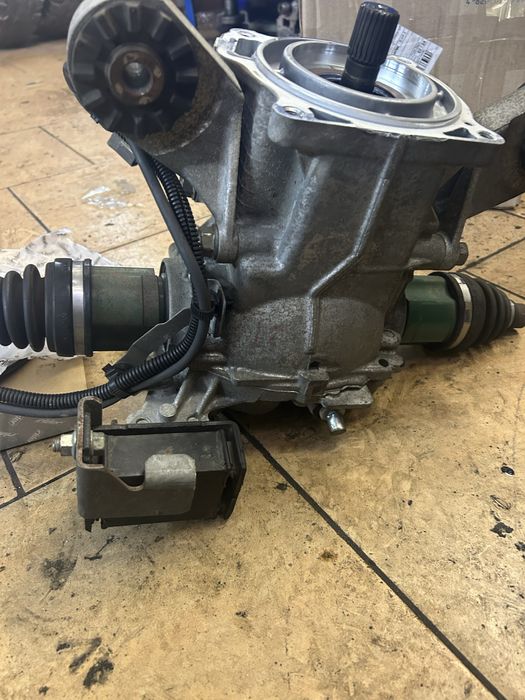 Редуктор повного приводу Мітсубісі Аутлендер 3 (задній]