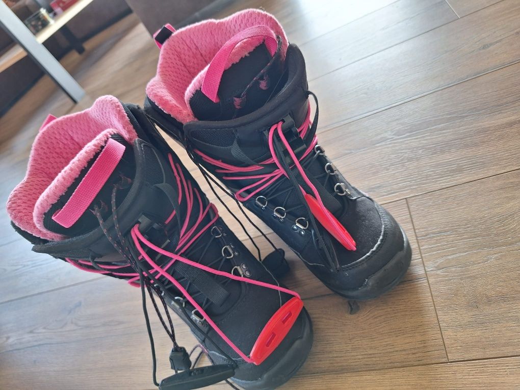Buty na snowboardowe DAHLIA rozmiar 220-275