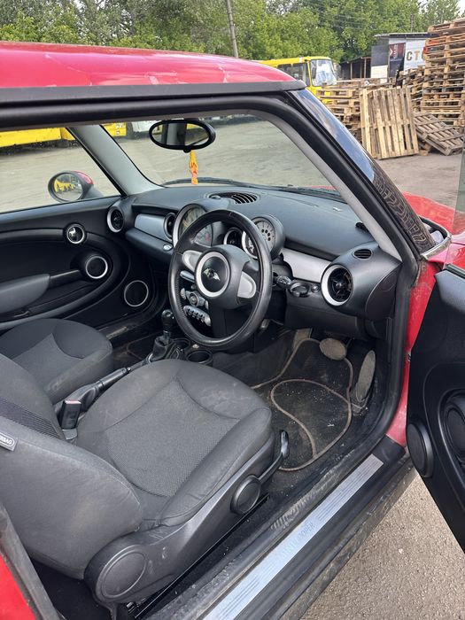 Розборка Mini Cooper. Разборка Миникупер. Запчастини на Мінікупер