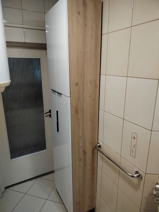 Słupek łazienkowy 33/55/225 cm bez zawartości;)