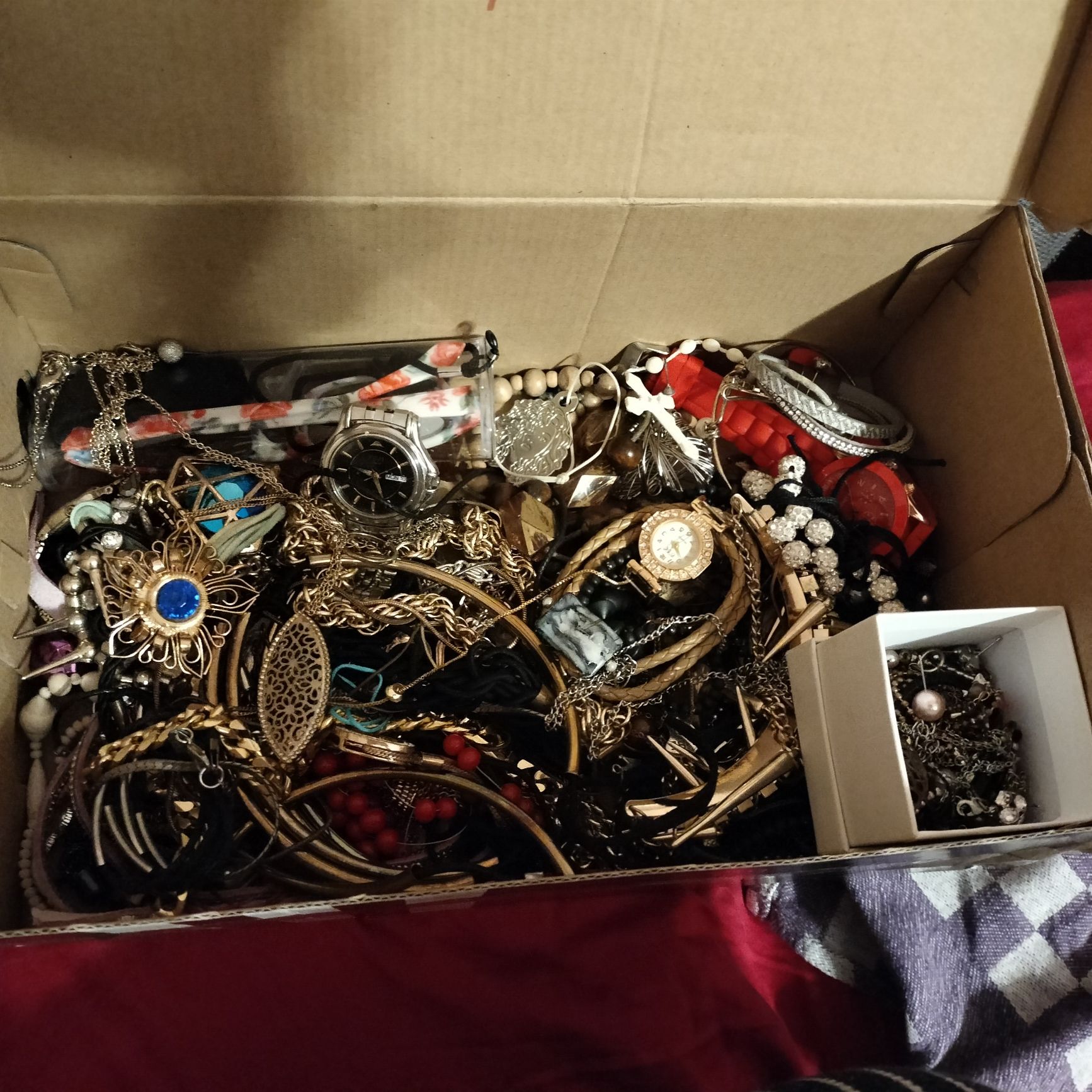 Mystery box bizuteria mix zestaw złom biżuterii DIY