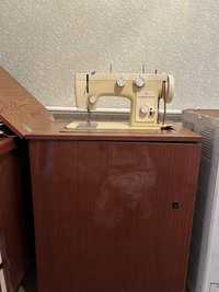 Швейна машина Чайка 142М