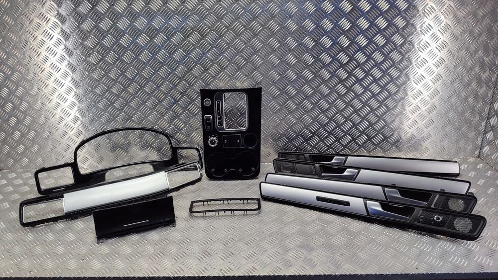 VW TOUAREG 7P 10-18R DEKORY LISTWY OZDOBNE DRZWI KOMPLET RAMKI CZARNE ZE SREBRNYM 7P6858602 ENGINE