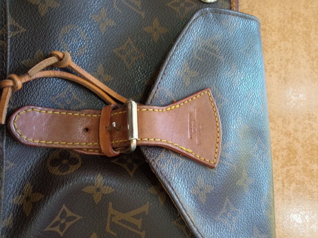 Mochila Luis Vuitton Modelo Anterior a 1980 modificada para mala