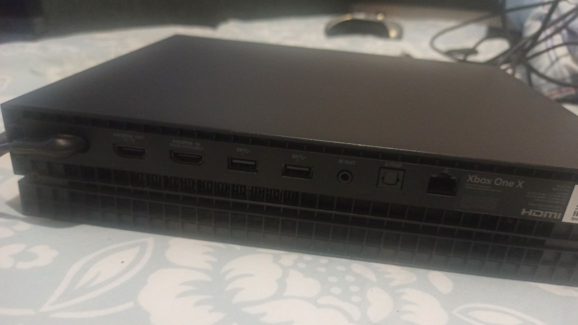 Продам X box one x БУ в хорошем состоянии.
