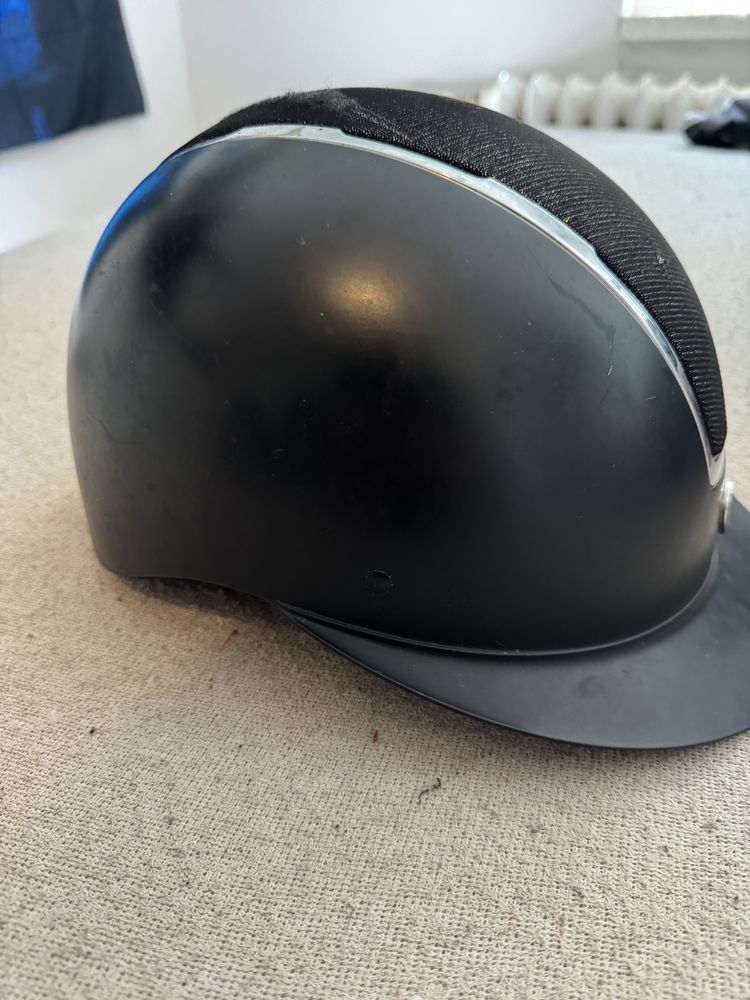 Kask tattini z brokatem