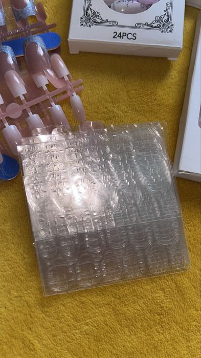 Press on nails sztuxzne paznokcie 9 opakowań + naklejki French