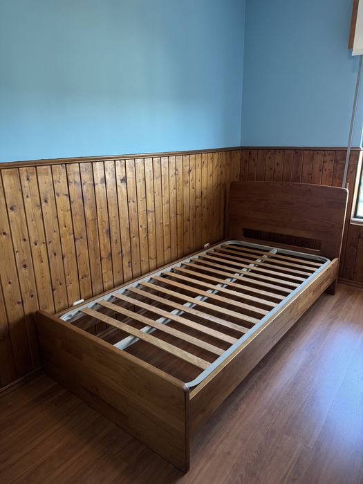 Cama individual em pinho