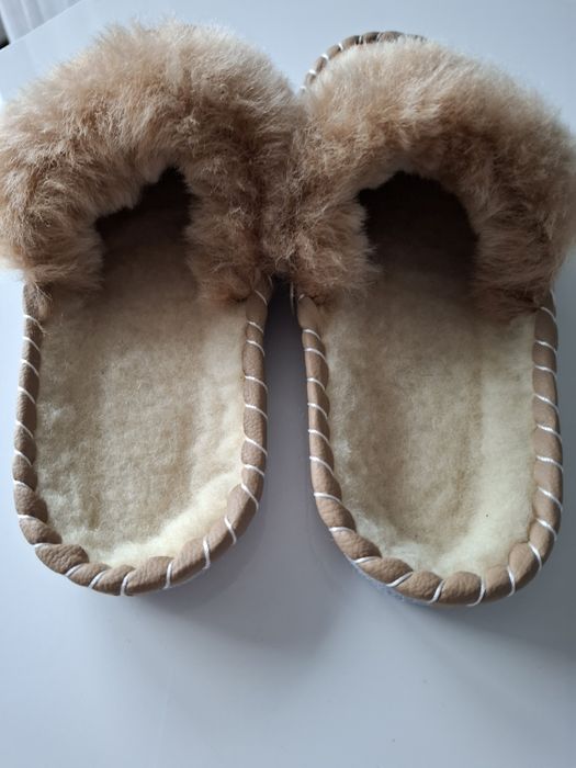 Nowe, cieplutkie, skórzane kapcie góralskie