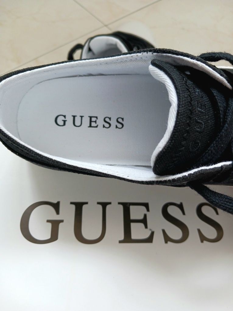 Sapatilhas Guess Novas