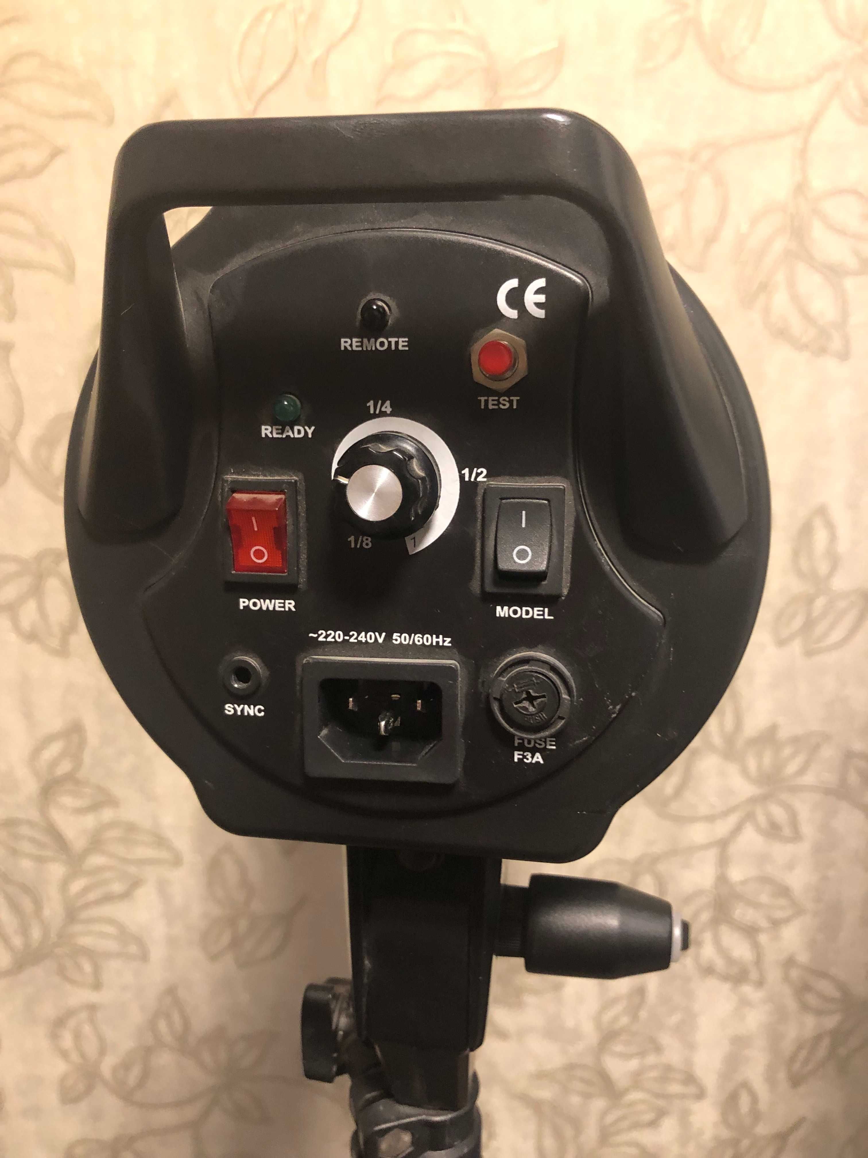 Комплект вспышек FalconEyes DE-300C для профессиональной фотосъемки
