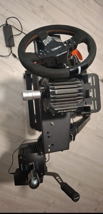 Fanatec DD Pro Bundle Completo – Volante, Pedais, Caixa, Travão, Estru