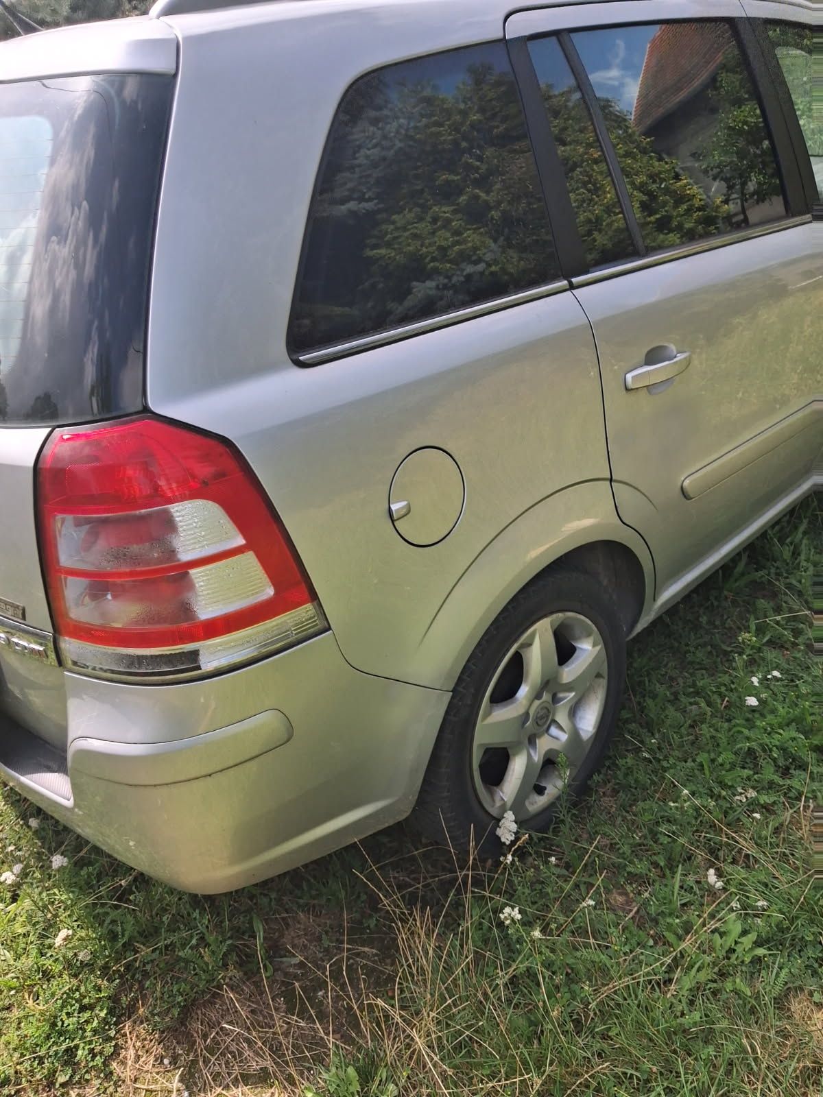 Opel zafira b7 2006. Uszkodzony silnik