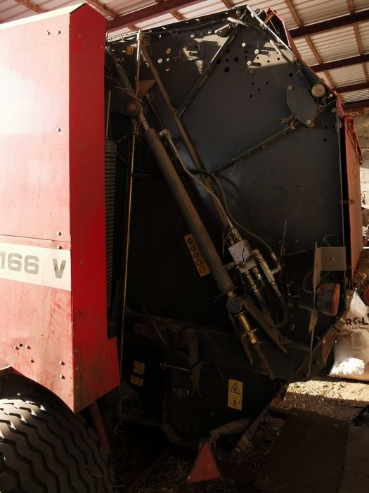 Prasa presa Massey Ferguson166v to samo co Gallignani,Fendt,Kverneland