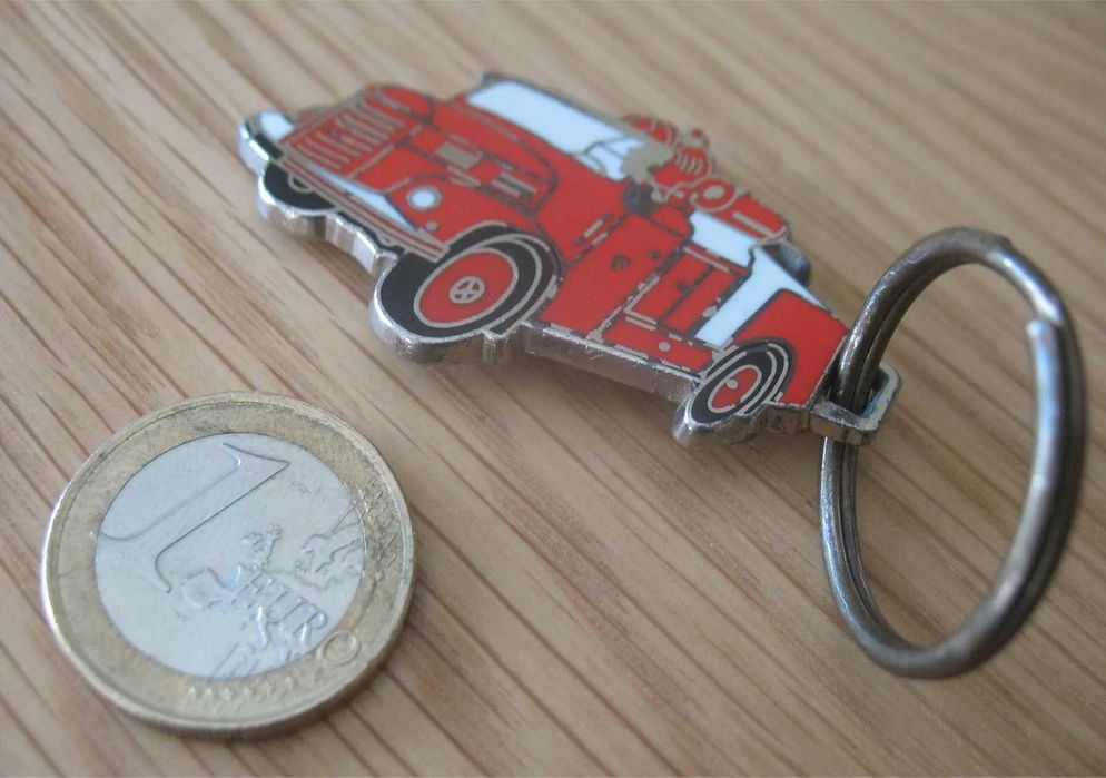 Porta-Chaves em forma de carro dos Bombeiros