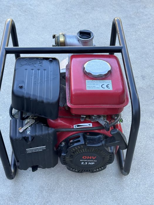 Motobomba autoferrante