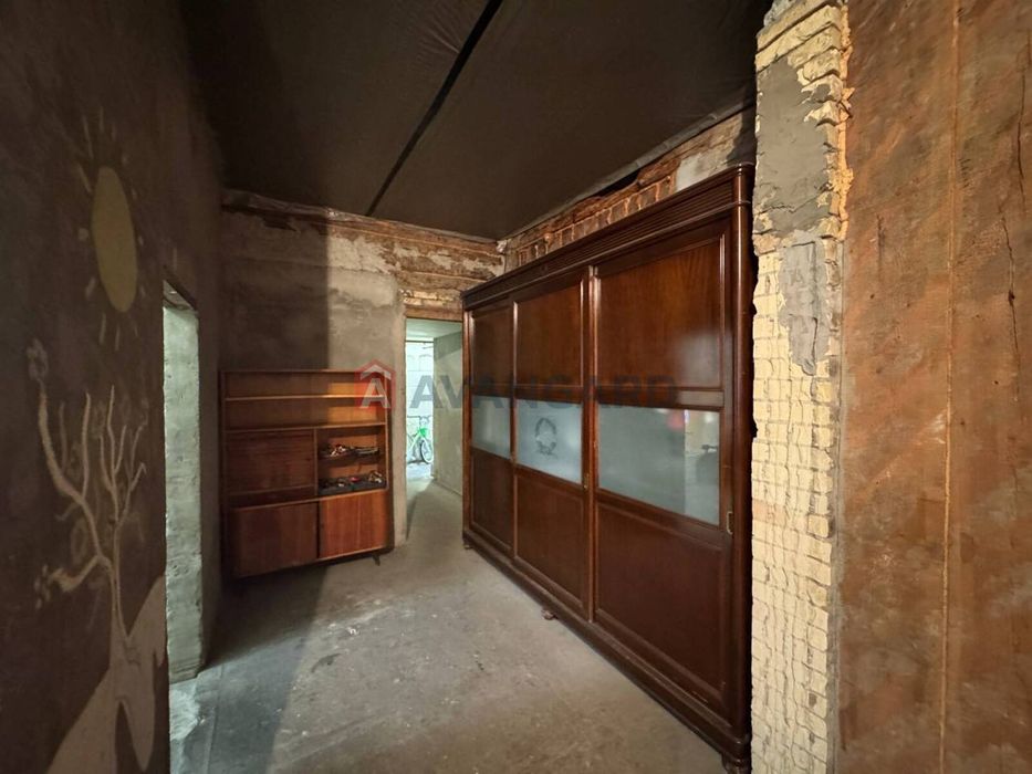 Продаж будинку в центрі під житло або комерцію