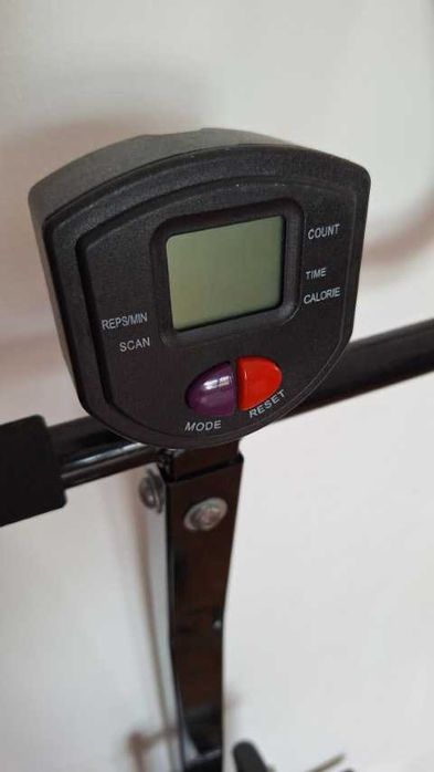 Máquina Fitness AB Booster plus, painel digital precisa reparo