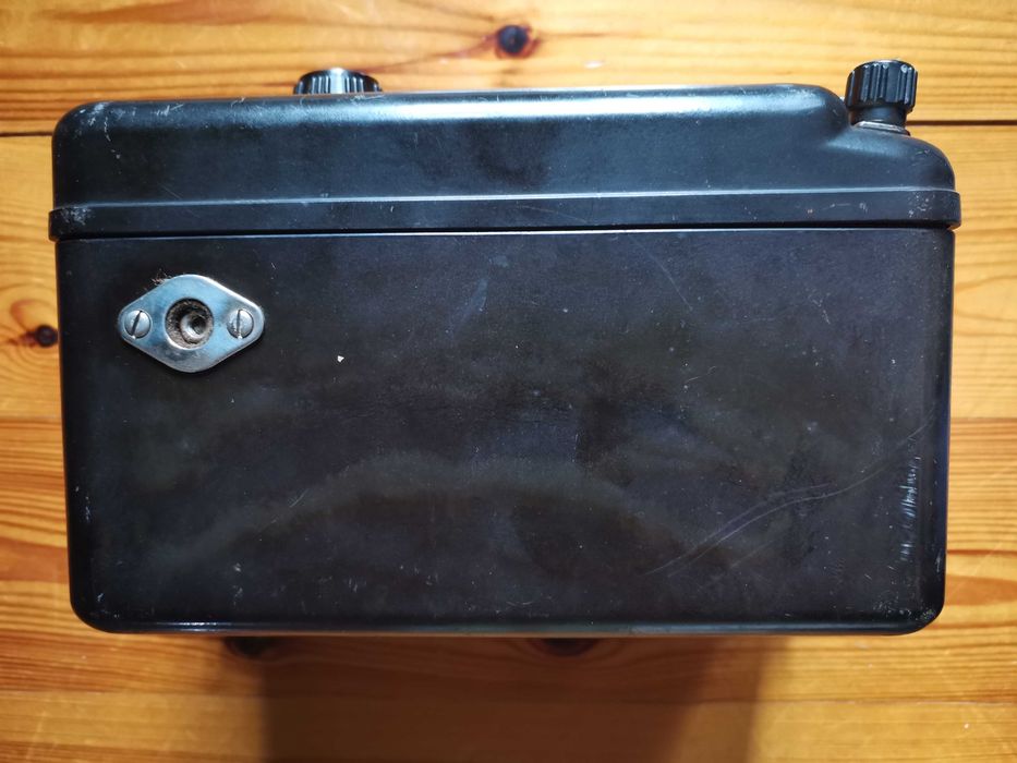 Induktorowy, bakelitowy miernik uziemień IMU