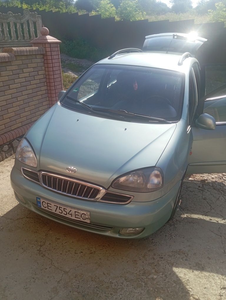 Автомобіль Daewoo Rezzo