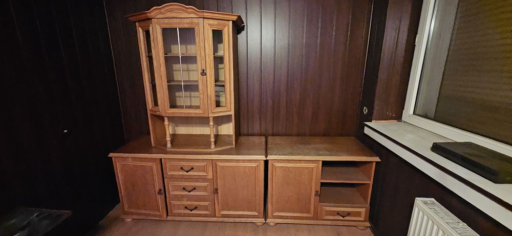 Kredens drewniany w stanie idealnym - atrakcyjna cena tymczasowo