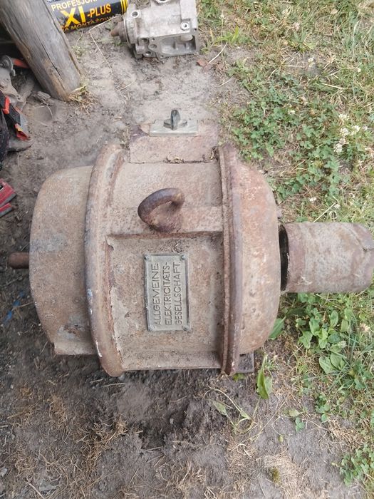 Stary przedwojenny silnik Niemiecki siłowy