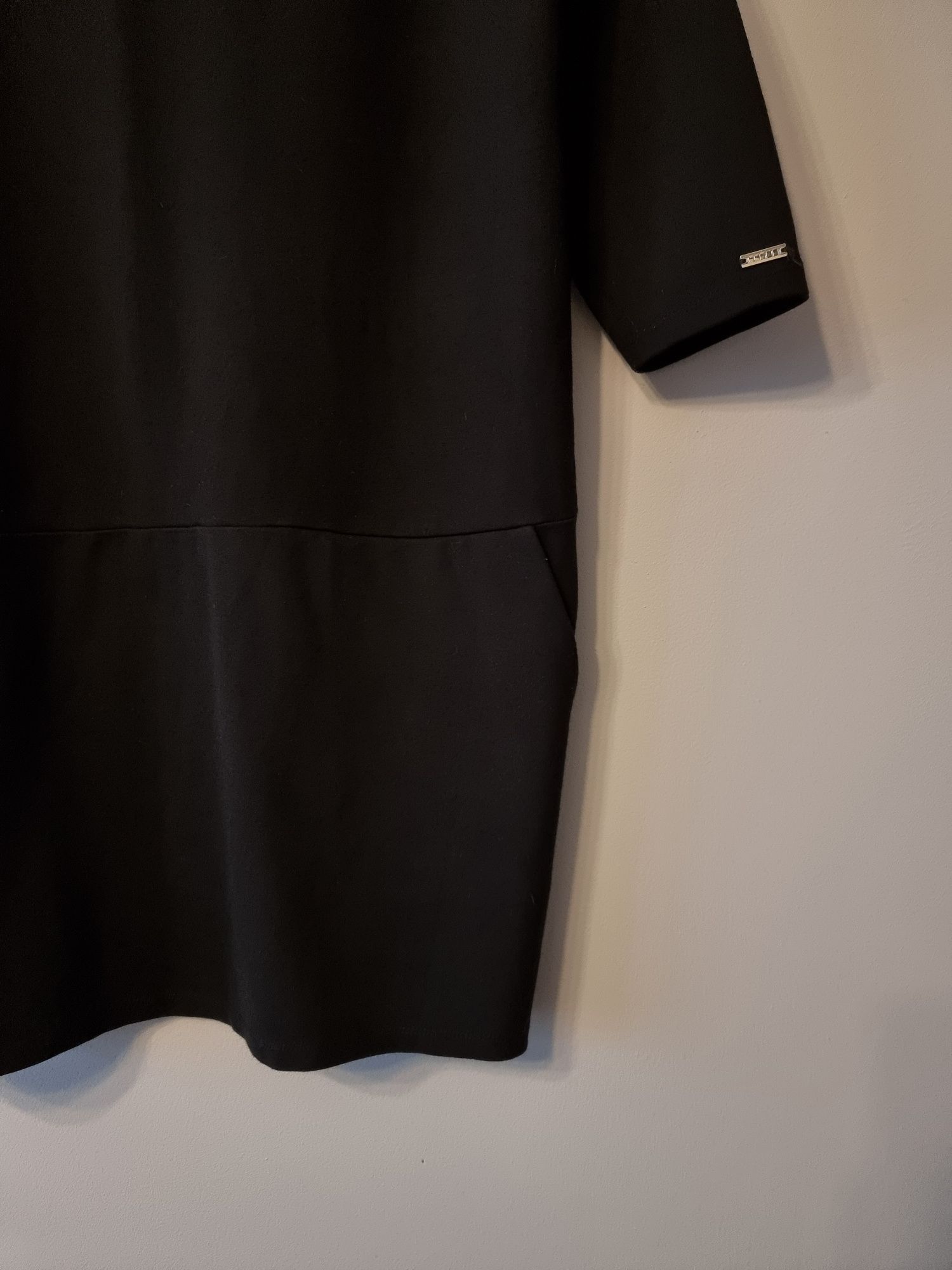 Czarna sukienka z rękawem 3/4 rozmiar L Mohito