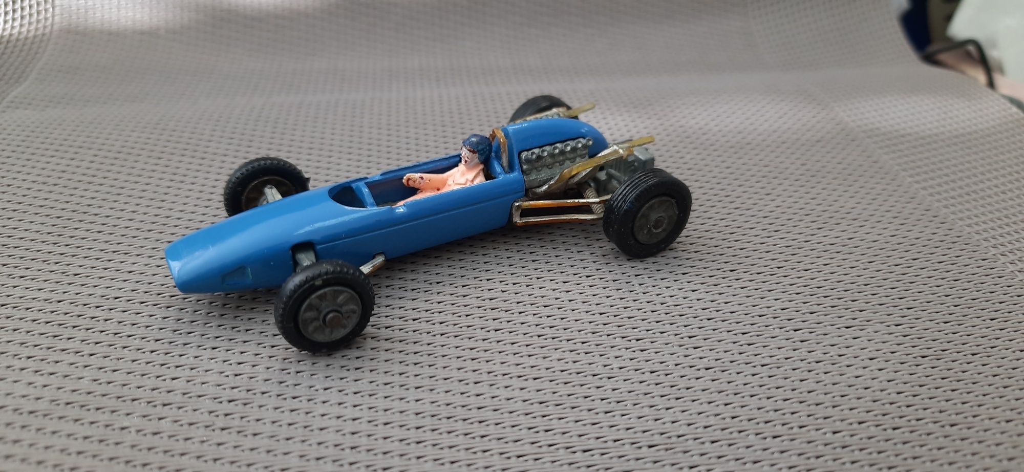 Машинка модель Cooper-Maserati formula 1 corgi