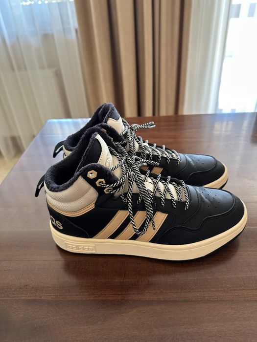 Adidas оригінал 41,5 Кросівки Hoops 3.0 Mid Lifestyle Basketball