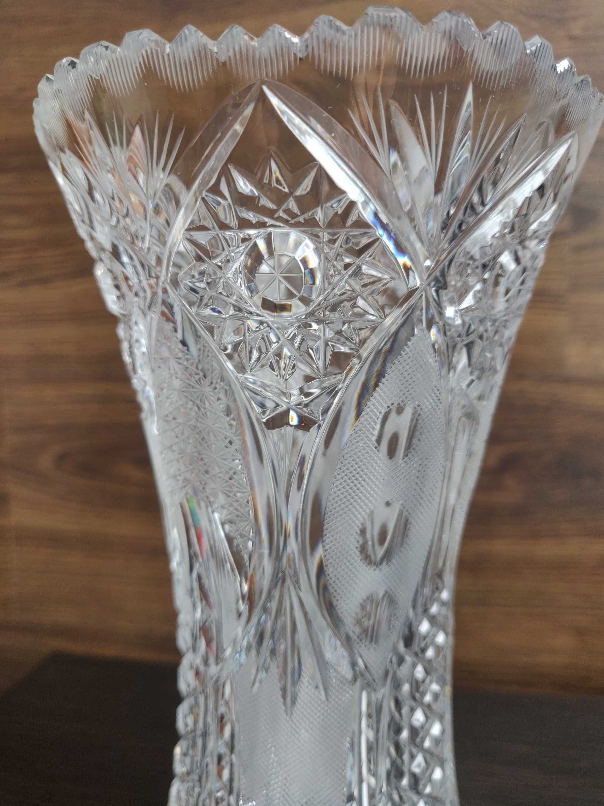Ваза CRYSTAL BOHEMIA, узор цветочный+ сетка, D 12 см./ 9 см, H 20 см.