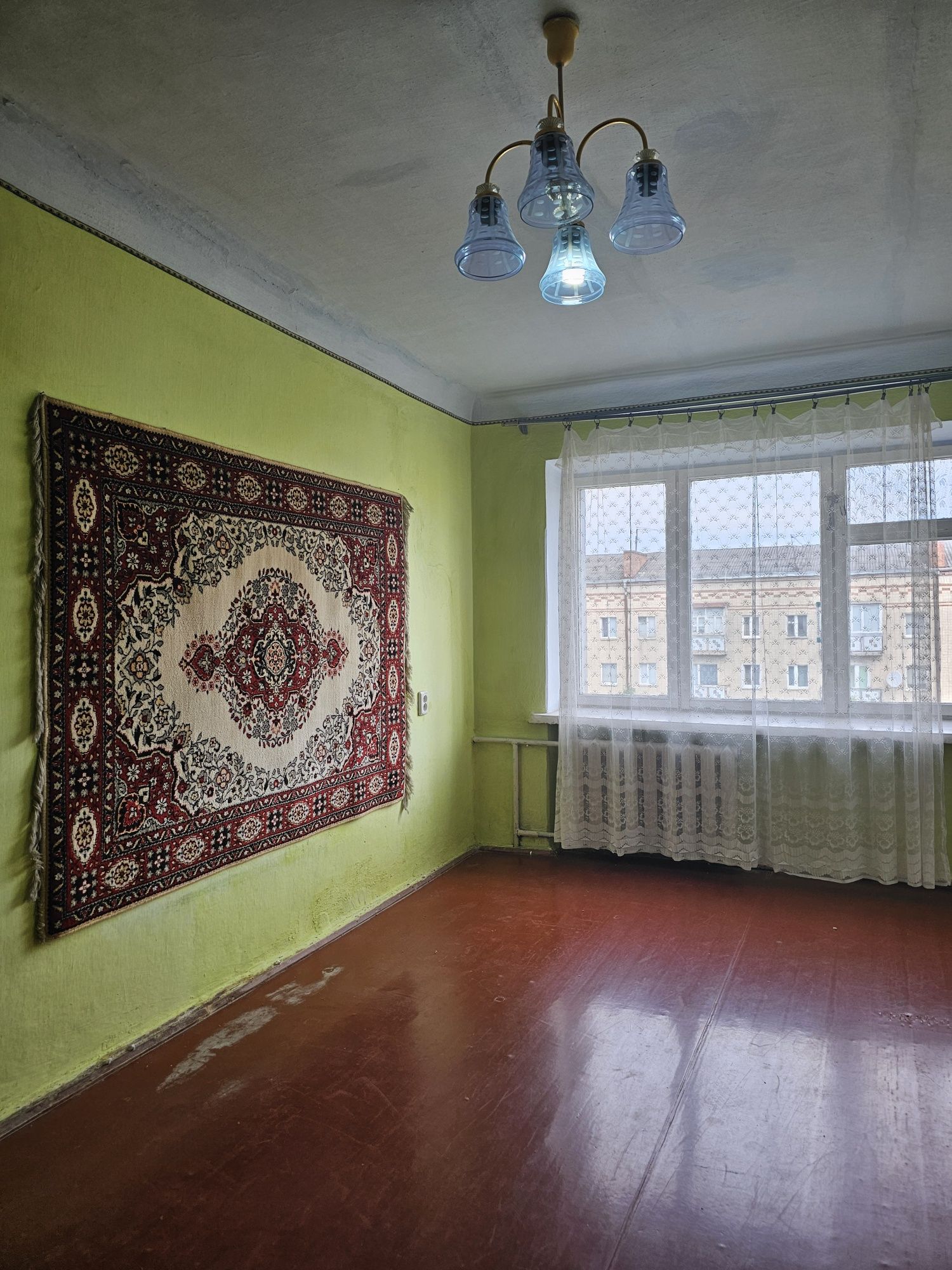 Продам 3 кімнатну квартиру в центрі міста