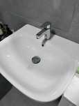 Umywalka Roca z korkiem klik i bateria