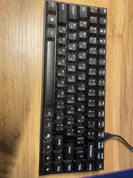 Ігрова клавіатура 75% в гарному стані не використовувалась